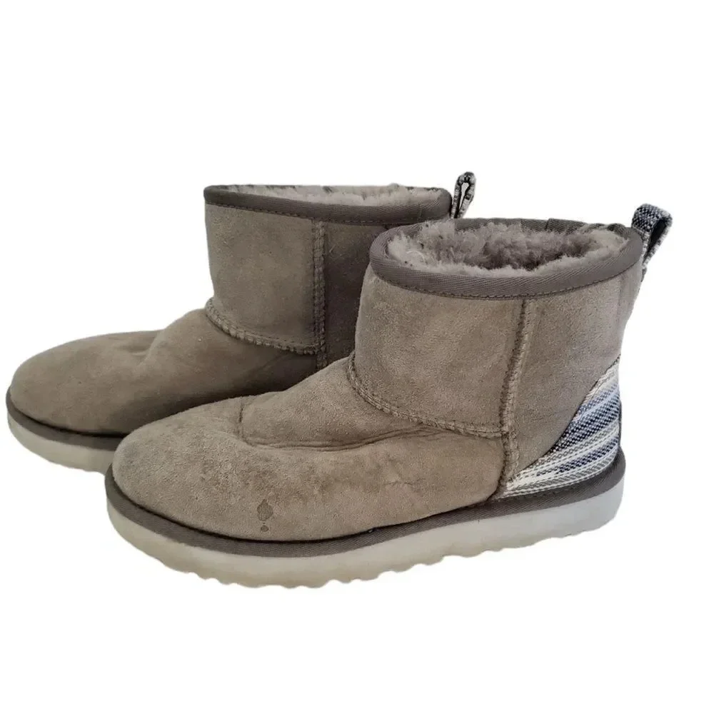 UGG CLASS‎ MINI SERAPE Seal 1010261-SEL Size 6